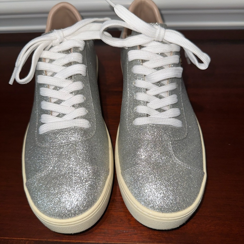 STUART WEITZMAN, WOMENS METALLIC PLATINUM, GLITTER SNEAKERS       Size: 9.5M